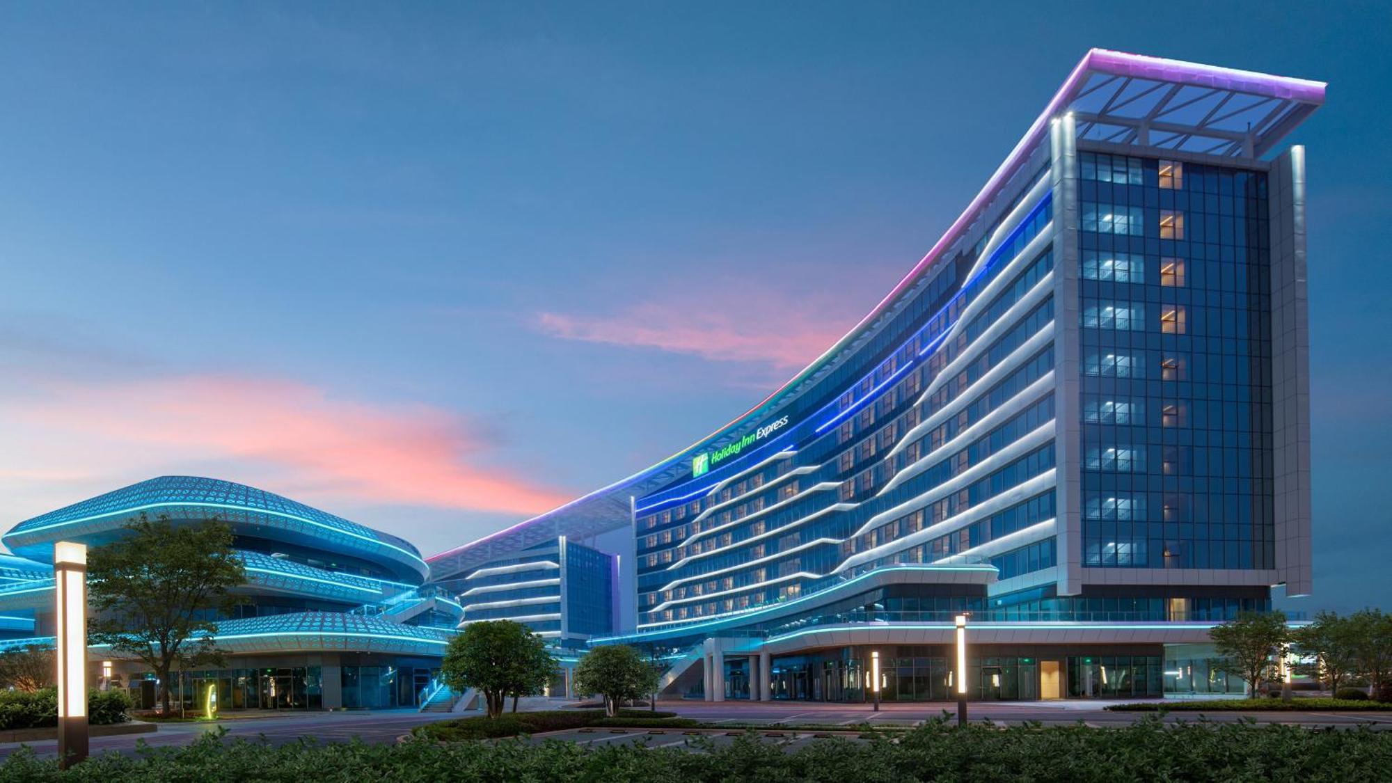 Holiday Inn Express Guiyang Airport, An Ihg Hotel Exterior photo