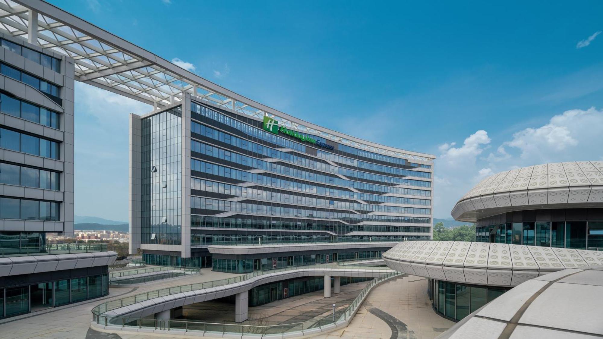 Holiday Inn Express Guiyang Airport, An Ihg Hotel Exterior photo